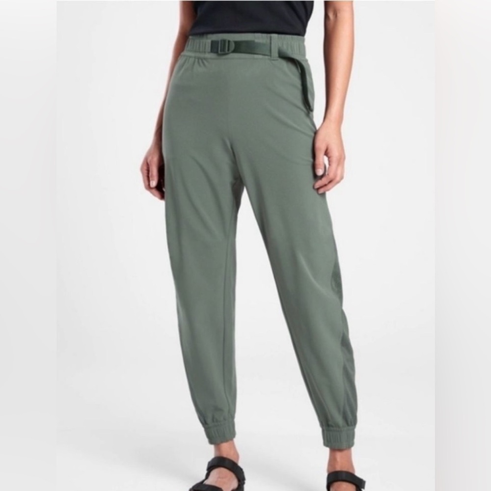 Athleta Quest Jogger Pants in Olive Green - Size 14 $109